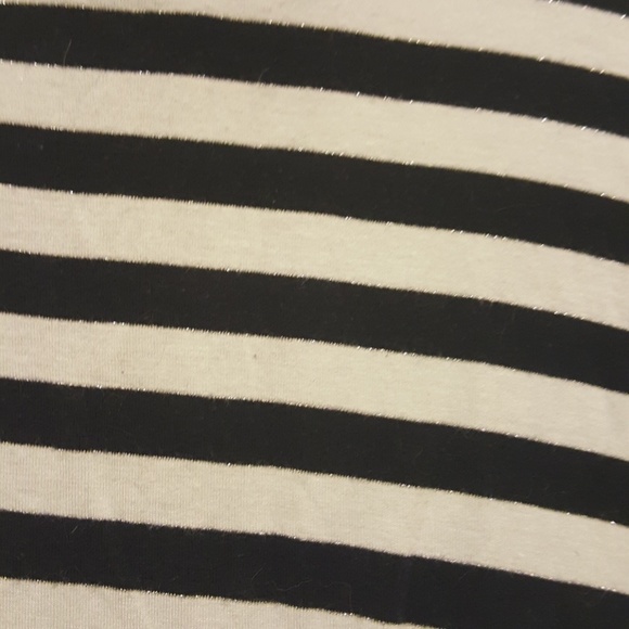 *** SOLD *** Express cute flowy striped skirt - Picture 2 of 3